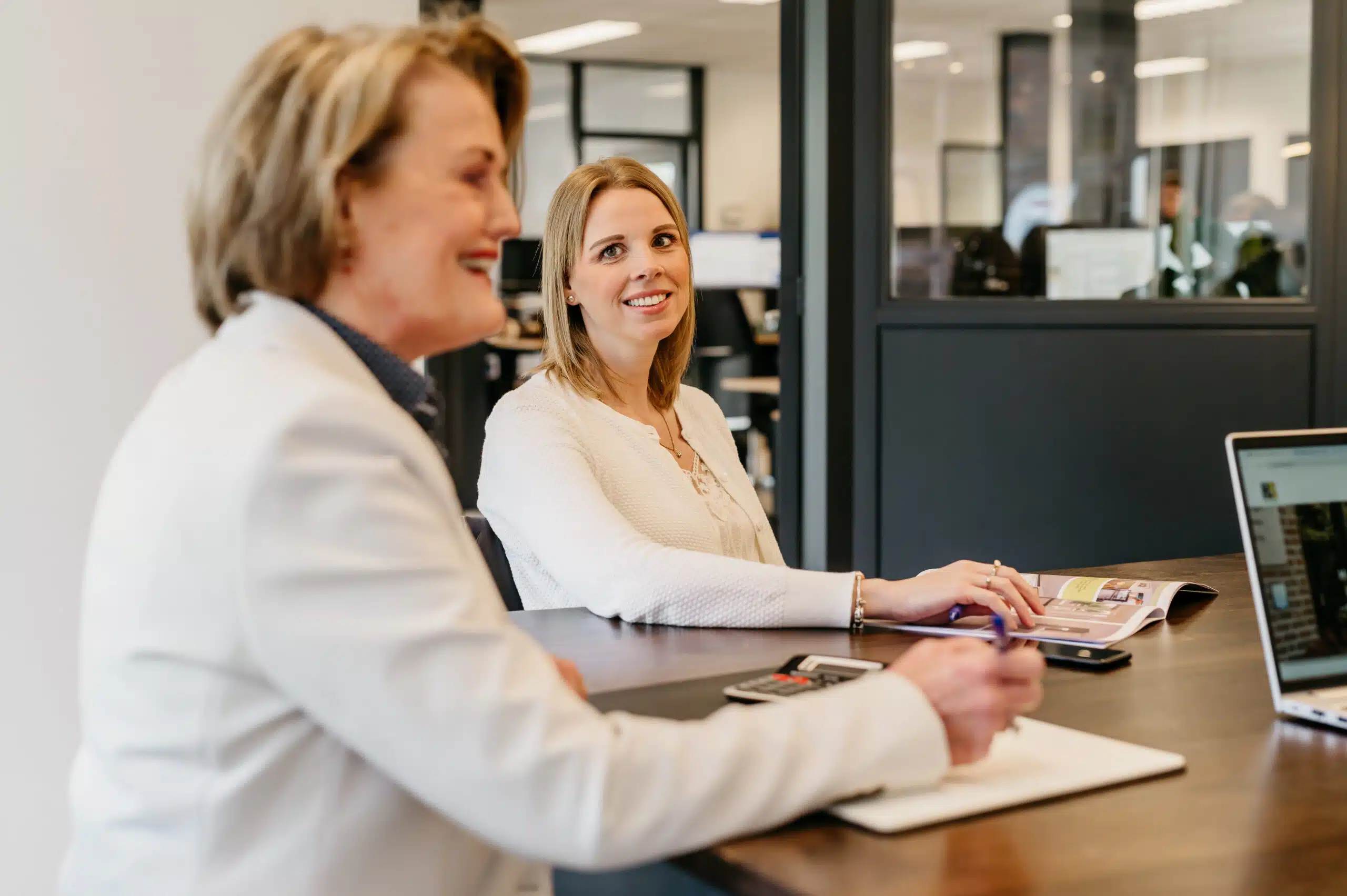 Wie zijn hens Makelaardij